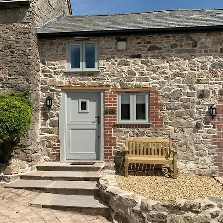 The Nook At Pentregaer Ucha, With Tennis Court & Lake. Oswestry Exterior photo