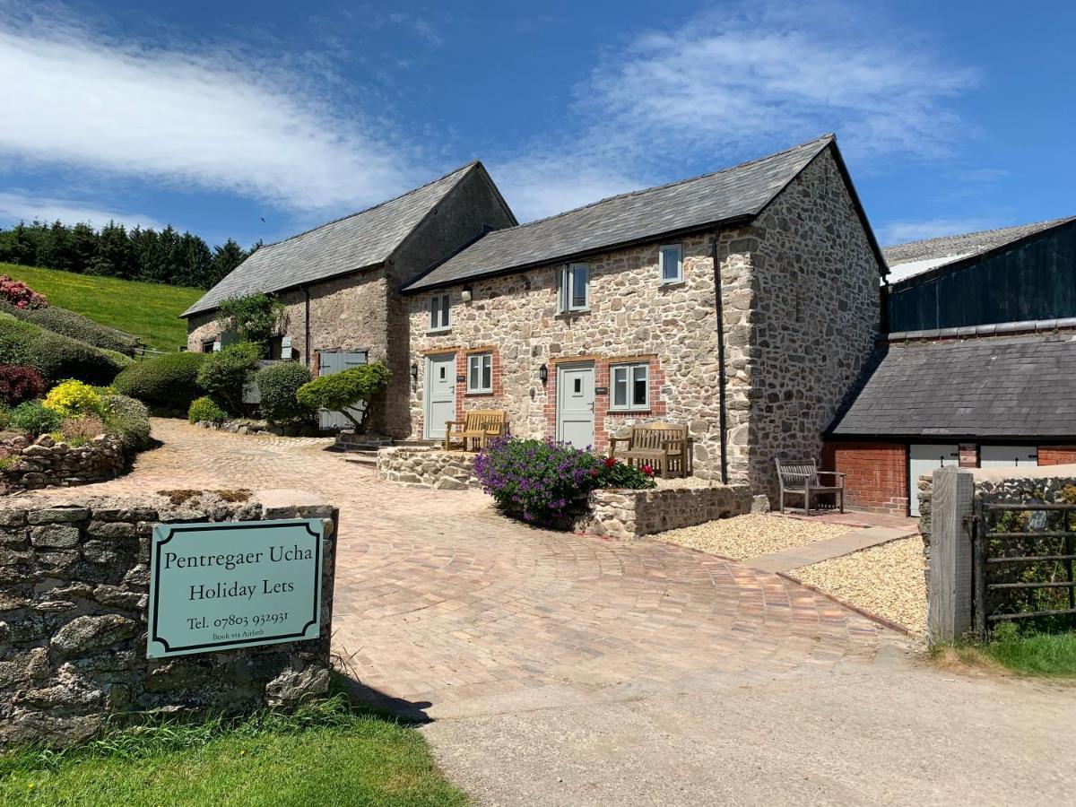 The Nook At Pentregaer Ucha, With Tennis Court & Lake. Oswestry